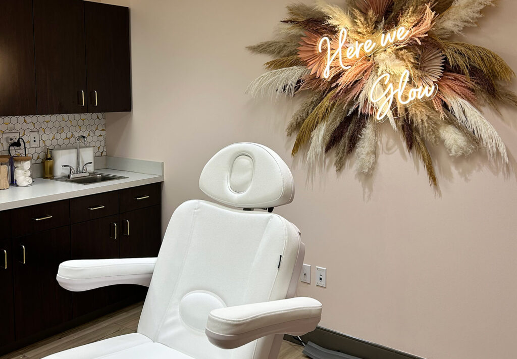 Everglow clinic interior photo